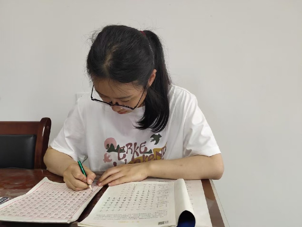 传统文化之光：照亮心灵，重塑新生